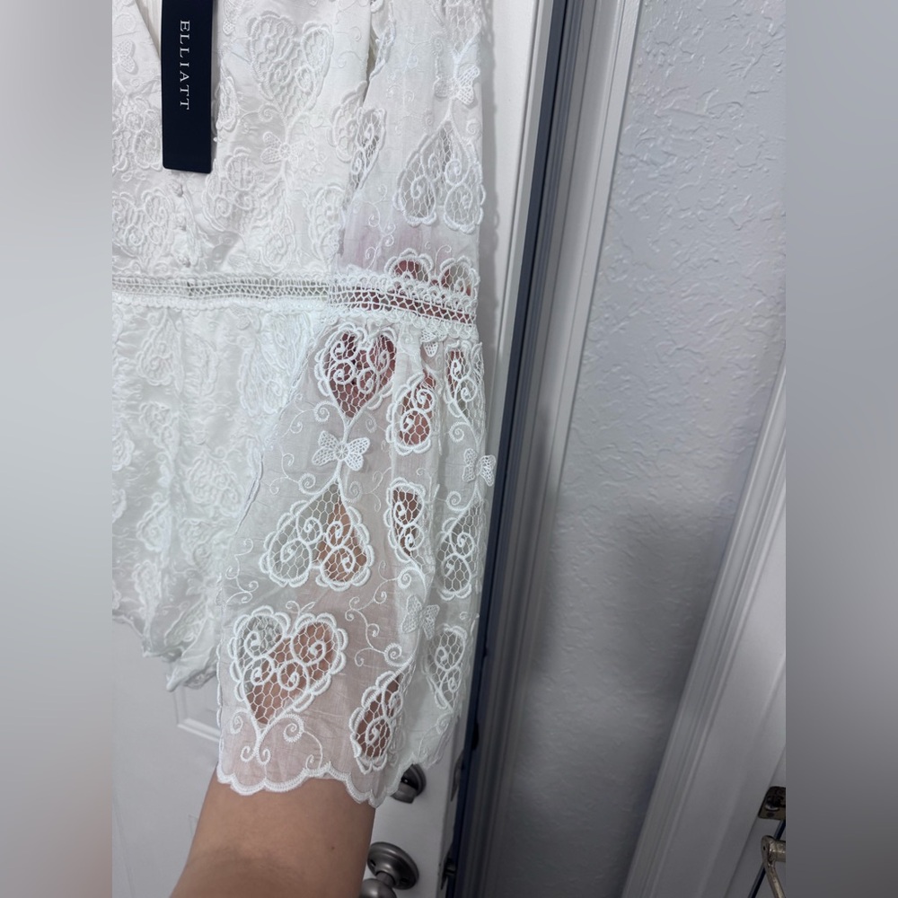 NWT Elliatt $318 Ivory Lace Romper Size small - Picture 8 of 9